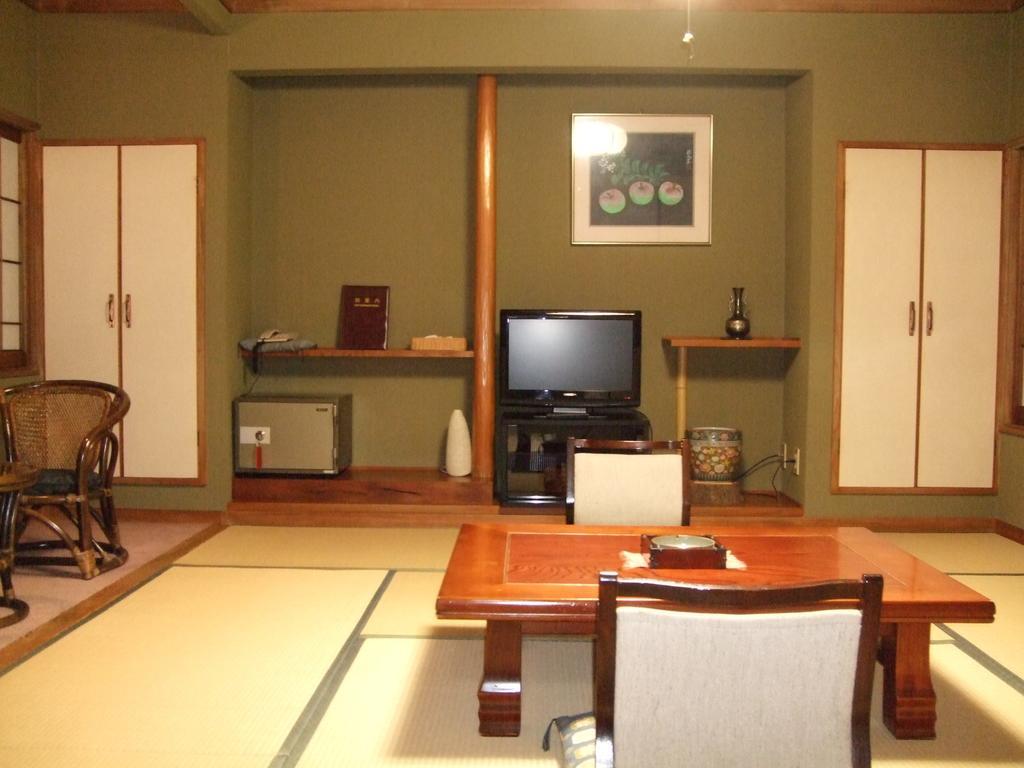 Marunaka Ryokan Matsumoto Quarto foto